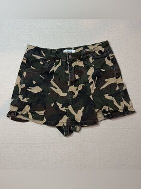 Forever 21 Camo Mini Shorts – XS